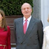 Le roi Juan Carlos d'Espagne sur la table d'opération...