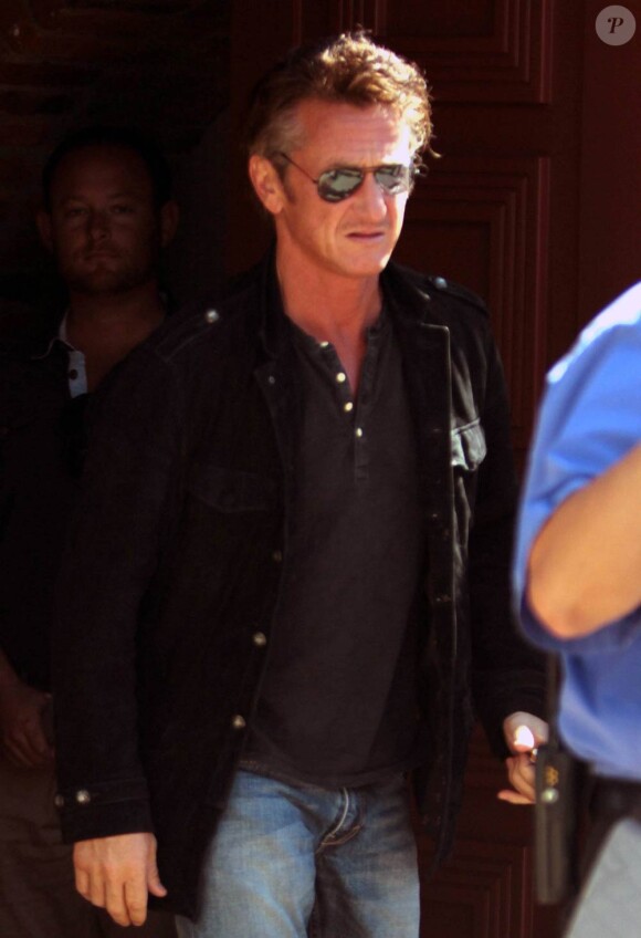 Sean Penn à l'occasion de la fête donnée par Joel Silver pour le Memorial Day dans sa propriété de Malibu, à Los Angeles, le 30 mai 2011.