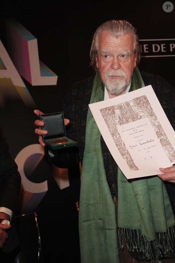 Michael Lonsdale honoré lors de la conférence de presse de la neuvième édition du Festival Paris Cinéma, à l'Hôtel de Ville de Paris, le 31 mai 2011.