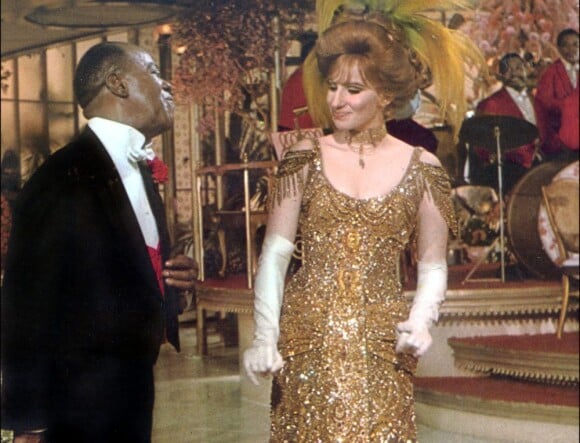 La robe en or que Barbra Streisand portait dans le film Hello, Dolly est certainement la robe la plus chère commandée pour le cinéma. 1969