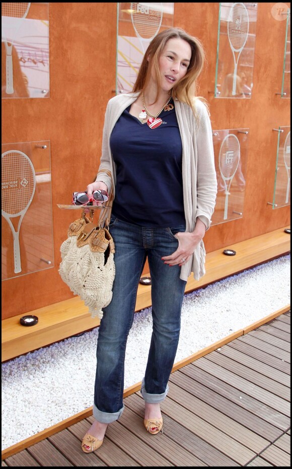 Vanessa Demouy au tournoi de Roland-Garros, le 31 mai 2011. Elle affiche une ligne superbe, un mois après son accouchement.