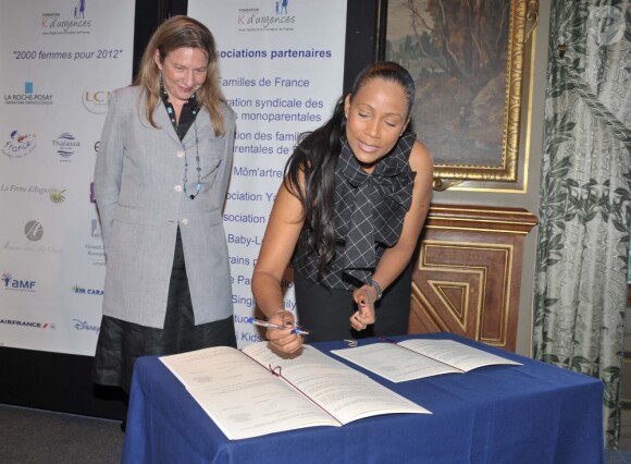 Christine Kelly lors du lancement de l'opération 2000 femmes pour 2012, à Paris, le 31 mai 2011.