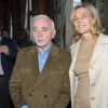 Charles Aznavour et Claire Chazal lors du lancement de l'opération 2000 femmes pour 2012, à Paris, le 31 mai 2011.
