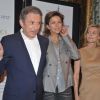 Michel Drucker, Corinne Touzet et Claire Chazal lors du lancement de l'opération 2000 femmes pour 2012, à Paris, le 31 mai 2011.