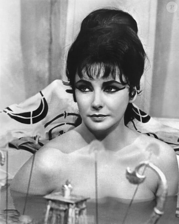 Elizabeth Taylor dans le film Cléopâtre (1963)