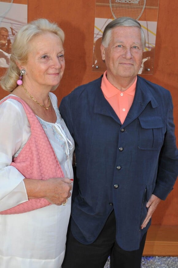 Alain Duhamel et sa femme lors du tournoi de Roland-Garros, le 2 juin 2011.