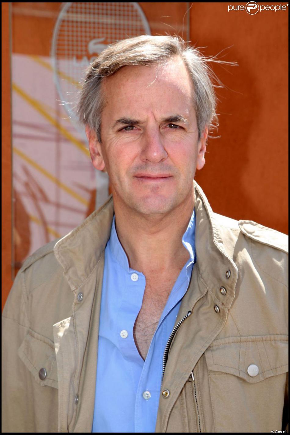 Bernard de La Villardière au tournoi de RolandGarros, le 2 juin 2011. Purepeople Bernard de La Villardière au tournoi de RolandGarros, le 2 juin 2011. Purepeople