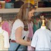 Amy Adams achète des vêtements chez Poppy Store, le 28 mai 2011 à Los Angeles