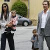 La famille McConaughey a revêtu son habit du dimanche pour se rendre à l'église. Malibu, 5 juin 2011