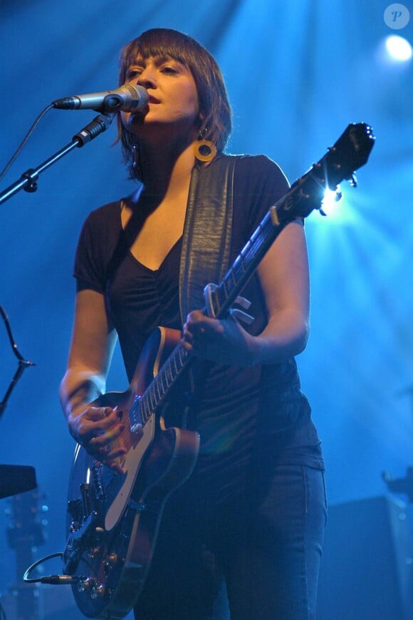 Keren Ann sur scène à Paris, le 11 avril 2008.