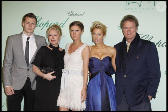Barron Hilton, ses soeurs Paris et Nicky, ses parents Richard et Kathy au festival de Cannes, le 17 mai 2010.