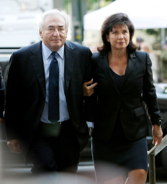 Anne Sinclair et son époux Dominique Strauss-Kahn arrivent au tribunal de New York, le 6 juin 2011.