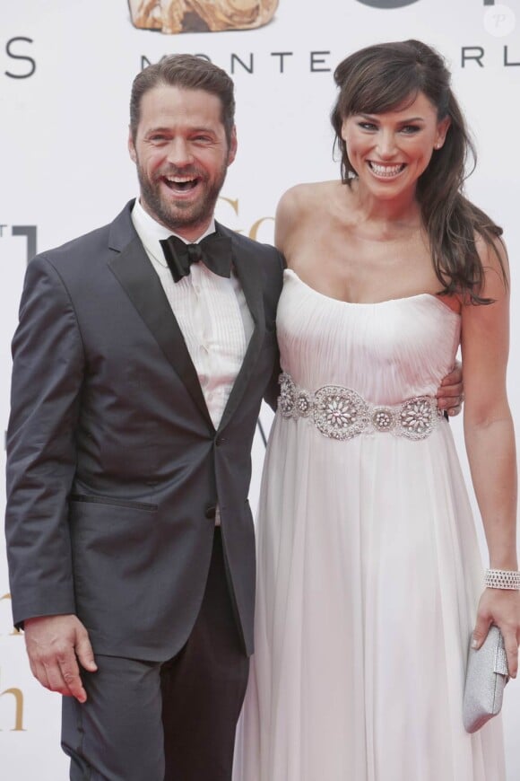 Jason Priestley et son épouse Naomi lors de la cérémonie de clôture du festival de télévision de Monte-Carlo, le 10 juin 2011.