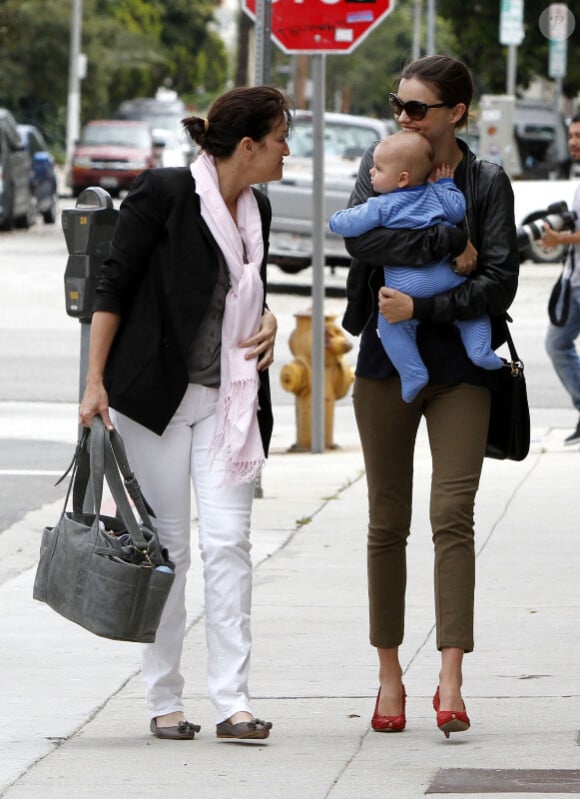 Miranda Kerr entourée de sa maman et de  son adorable fils Flynn ont passé un joli moment en famille dans les rues de Los Angeles en mai 2011