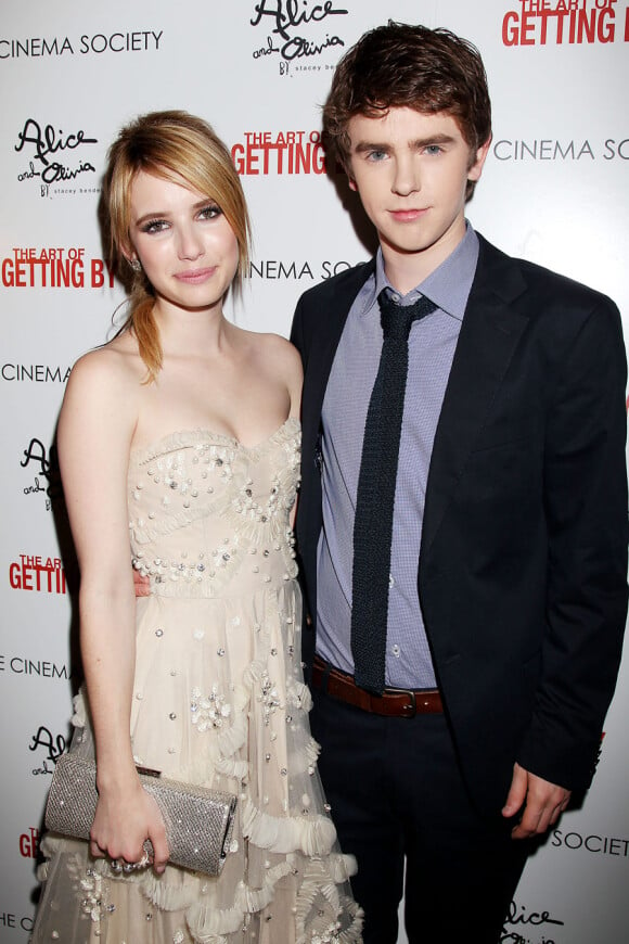 Emma Roberts et Freddie Highmore lors de l'avant-première du film The Art of Getting By à New York le 13 juin 2011