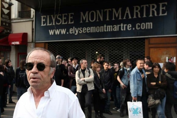 Gérard Michel, président de Garance Productions, devant l'Élysée Montmartre, à Paris, le 26 mars 2011.