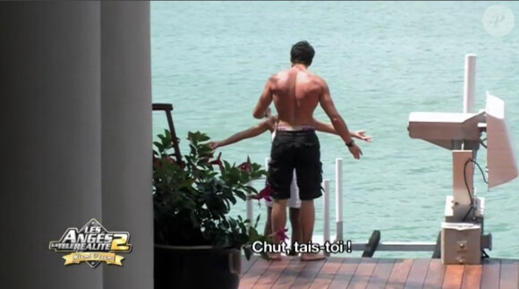 Jonathan essaye de calmer Daniela dans les anges de la télé-réalité 2 : Miami Dreams, le jeudi 16 juin 2011, sur NRJ 12.