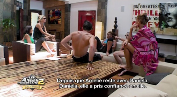 Amélie annonce qu'elle part dans les anges de la télé-réalité 2 : Miami Dreams, le jeudi 16 juin 2011, sur NRJ 12.