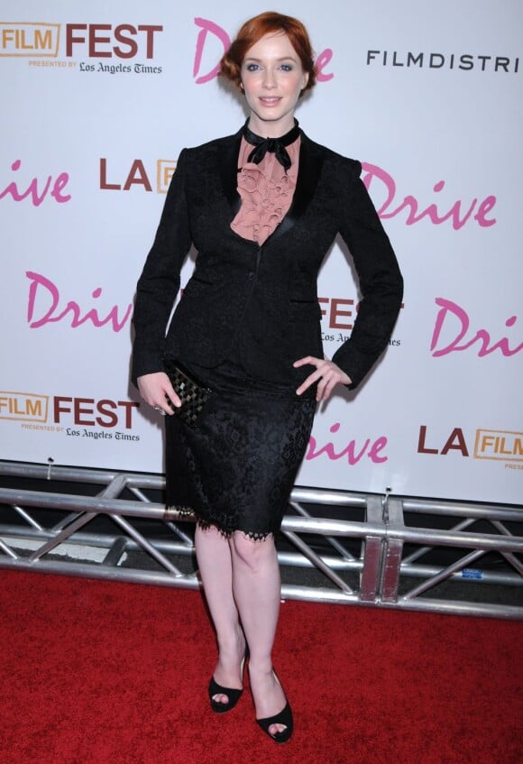 Christina Hendricks n'avait cette fois pas opté pour un décolleté sexy à la projection du film Drive pendant le Festival du film de Los Angeles, à Los angeles, le 17 juin 2011.