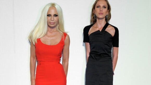 Allegra et Donatella Versace, deux silhouettes marquantes pour la mode italienne