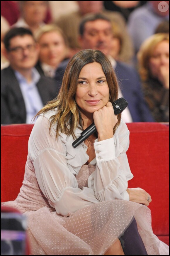 Zazie en janvier 2011, sur le plateau de l'émission Vivement Dimanche.