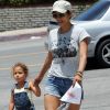 Halle Berry est une maman comme les autres... A un détail près : elle est une star hollywoodienne ! Los Angeles, 22 juin 2011