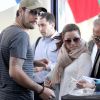 Eduardo Cruz et Eva Longoria à l'aéroport de Los Angeles le 9 mai 2011