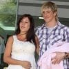 Fernando Torres et sa femme Olalla Dominguez présentent leur fille Nora le 10 juillet 2009 en Espagne