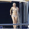 Gwen Stefani est une icône de mode qui peut tout porter avec son corps svelte. France, 23 mai 2011