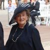 Bernadette Chirac arrive à la cérémonie religieuse du mariage du prince Albert et de  Charlene Wittstock, à Monaco, le 2 juillet 2011, sous une salve d'applaudissements.