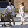 Rosie Huntington-Whiteley et Jason Statham font des courses le 4 juillet 2011 à Malibu