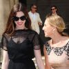 Anne Hathaway lors du défilé Valentino Haute Couture le 6 juillet 2011