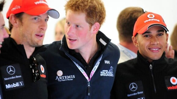 Le prince Harry pleins gaz avec Jenson Button : ça parle girlfriends ?
