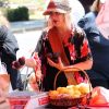Tori Spelling très enceinte fait le marché avec son fils Liam, à Malibu le 10 juillet 2011
