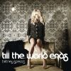Britney Spears et R. Kelly - Till the world ends - juillet 2011.