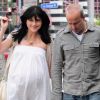 Selma Blair et son petit ami Jason Bleick, dans les rues de Los Angeles le 13 juillet 2011