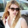 Emma Roberts se balade avec son amoureux Chord Overstreet dans les rues de Beverly Hills, le vendredi 15 juillet 2011.