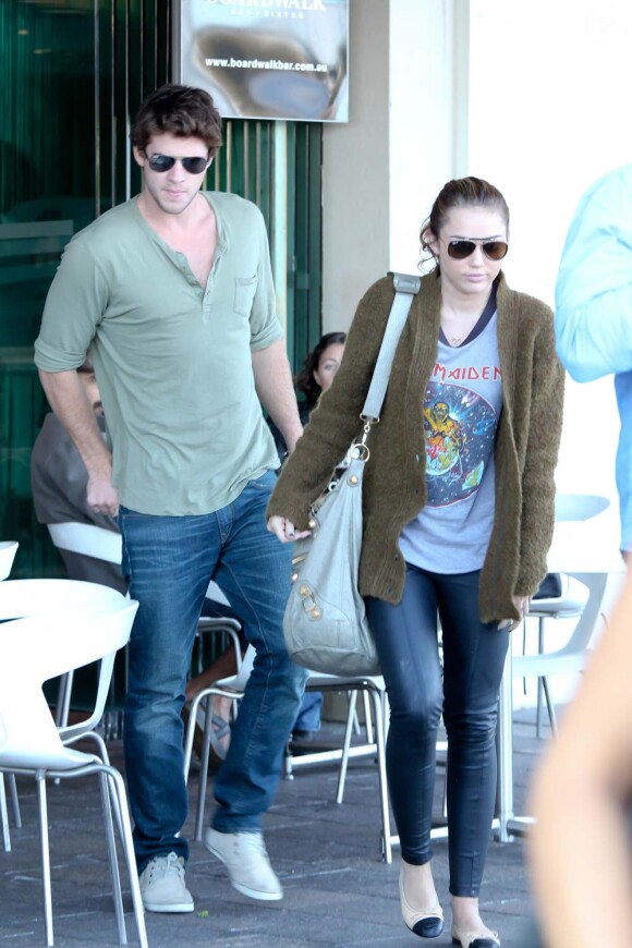 Miley Cyrus et Liam Hemsworth à Brisbane, le 22 juin 2011.