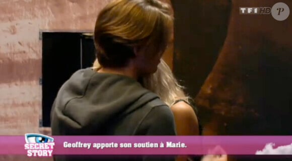 Geoffrey vient s'occuper de sa Marie dans Secret Story 5