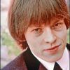 Brian Jones, Leader et fondateur du groupe Rolling Stones à ses débuts est mort à l'âge de 27 dans dans la nuit du 2 au 3 juillet 1969, entrant ainsi dans le macabre Club 27