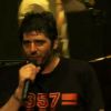 Patrick Fiori laisse le live parler pour lui dans le clip de A la vie !, troisième extrait de son album platiné L'Instinct masculin.