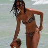 Comme maman Adriana Lima, sa fille Valentina opte pour un joli bikini en Floride le 25 juillet 2011