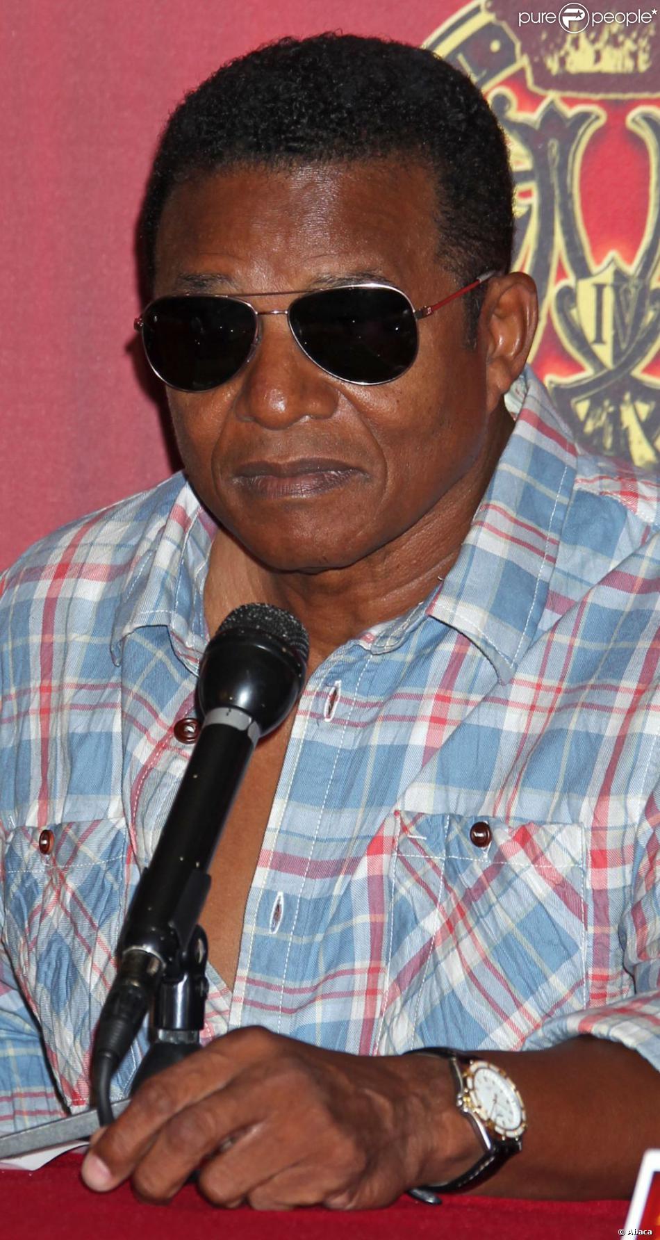 Jackie Jackson à la conférence de presse pour annoncer le concert