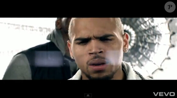Chris Brown dans le clip de Pot of gold 