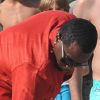 P. Diddy est en vacances à Saint-Tropez. Il s'est produit au Gotha Club le 29 juillet 2011 avant de profiter de la plage le lendemain.