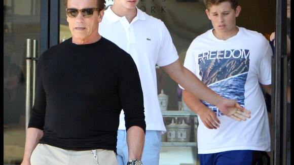 Arnold Schwarzenegger fête ses 64 ans avec ses fils lors d'une journée chargée