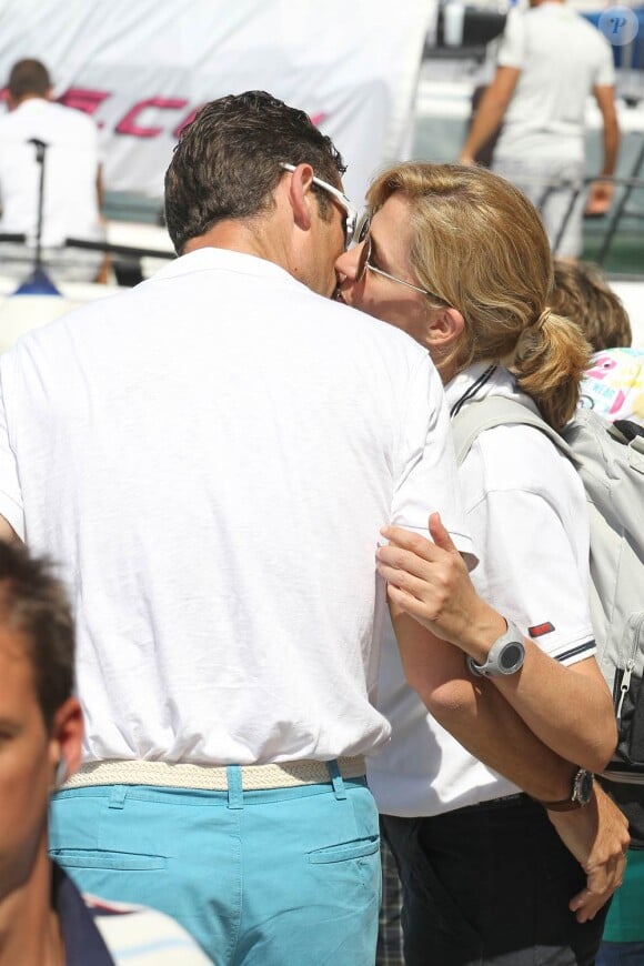 Le 1er août 2011, au premier jour de la 30e Copa del Rey au large de Majorque, l'infante Cristina et son époux Iñaki partageaient un moment de tendresse, entourés de leurs enfants au Yacht club royal de Majorque.