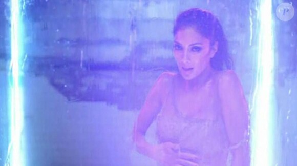Nicole Scherzinger dans le clip Wet, août 2011.