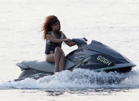 Rihanna en vacances à la Barbade le 4 août 2011
