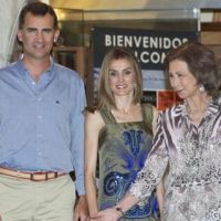 Famille royale d'Espagne : Carton rouge look pour la reine, Letizia et Cristina